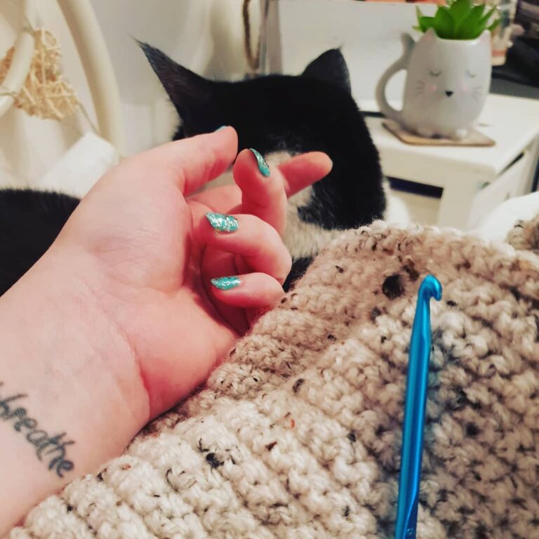 My nails says it’s party time, but my lounge wear and crochet project