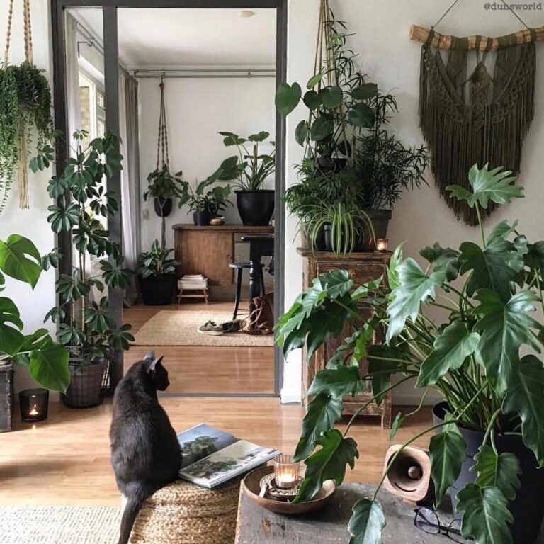 Oh me oh my! This green macrame is the sweetest camouflage effect!