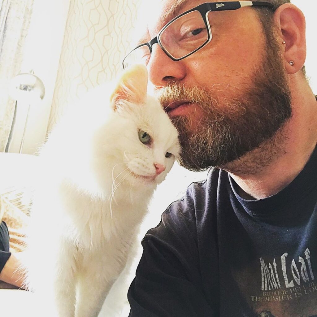 Cat love!!