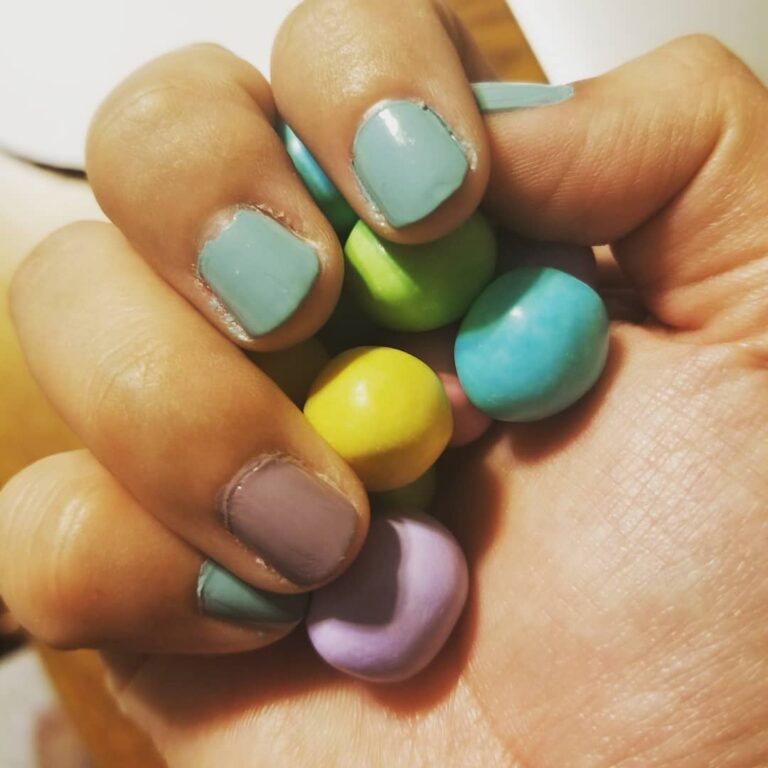 I did my nailies and Pippin wanted a closer look